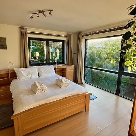 3br With Big Garden, Ping-pong, Cinema, Bath Gent