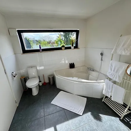 Prázdninový dům 3br With Big Garden, Ping-pong, Cinema, Bath