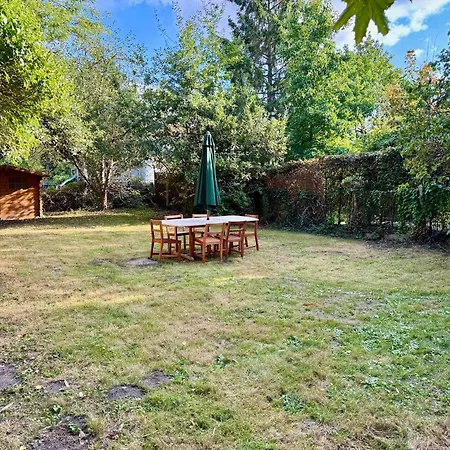 Сasa de vacaciones 3br With Big Garden, Ping-pong, Cinema, Bath Gante