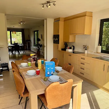 Сasa de vacaciones 3br With Big Garden, Ping-pong, Cinema, Bath *
