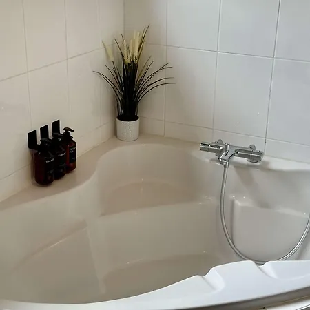 3br With Big Garden, Ping-pong, Cinema, Bath