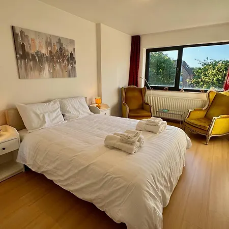 3br With Big Garden, Ping-pong, Cinema, Bath Сasa de vacaciones Gante