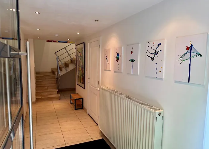 3br With Big Garden, Ping-pong, Cinema, Bath Vakantiehuis